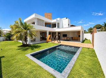 Casa · 233m² · 4 Quartos · 2 Vagas · CASA 4/4 COM PISCINA EM GUARAJUBA