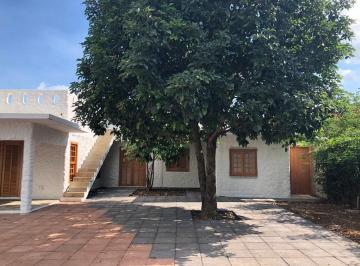 Casa · 200m² · 3 Quartos · 10 Vagas · Casa Comercial na avenida Principal emanuel pinheiro Chapada dos Guimaraes