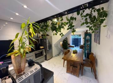 Casa · 2 Quartos · 2 Vagas · Casa à Venda no Bairro Arcádia