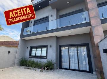 Casa · 213m² · 3 Quartos · 2 Vagas · Triplex de alto padrão quadra do mar