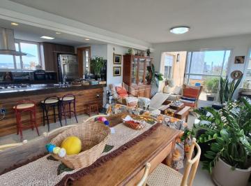 Apartamento · 157m² · 3 Quartos · 4 Vagas · Cobertura horizontal com 157m², 3 quartos e 4 vagas, no Petrópolis