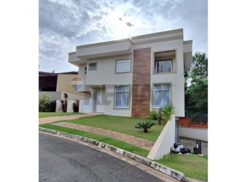 Casa · 246m² · 3 Quartos · Alugue Casa dos Sonhos em Valinhos, SP!