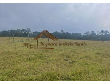 Rural , Botucatu · Sítio com 9 alqueires, frente com a Castelo Branco