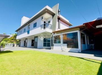Casa · 100m² · 2 Quartos · 1 Vaga · Casa Mobiliada com 2 Suítes em Condomínio no Campeche