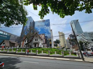 Comercial , Curitiba · Loja Térrea para Locação no Batel.