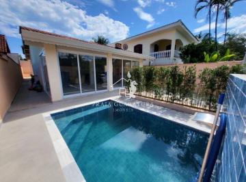 Casa de 3 quartos, Bertioga · À 100 metros da praia - Ótima localização