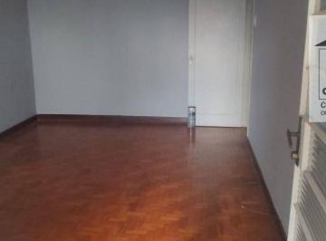 95ff2c1742920b70a024f0dddd54db21fc0d8dc4 · Sobrado 3ds, Rua tranquila