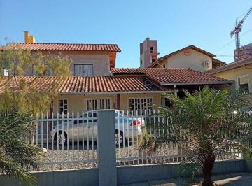 Casa de 3 quartos, Balneário Piçarras · Casa de 476 m² com 3 quartos à venda em Itacolomi