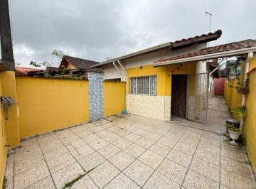 Casa de 2 quartos, Itanhaém · Casa geminada no lado praia, com 2 quartos e área gourmet. Localizada em Itanhaém.