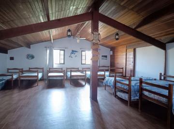 Casa de 3 quartos, Peruíbe · Casa à 1km do mar, com 3 quartos, piscina e área gourmet. Localizada em Peruíbe.