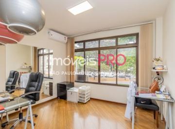 Casa · 444m² · 1 Quarto · Excelente imovel comercial