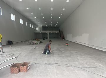 Comercial · 500m² · 18 Vagas · Loja de 500 m² com mezanino, ar-condicionado e 18 vagas para alugar no Jardim Santa Rosália