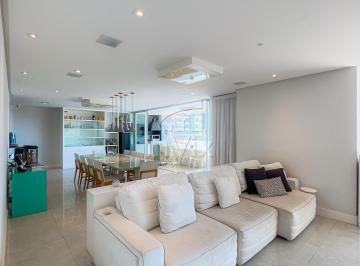 Apartamento · 243m² · 4 Quartos · 4 Vagas · Apartamento em andar alto na Enseada do Suá, com sol da manhã e vista para o mar!