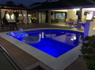 Casa · 271m² · 3 Quartos · 4 Vagas · Vende-se Excelente Casa Linear Na Rua Ministro Renato Machado, Ampla sala e 3 Quartos, Piscina, Saun