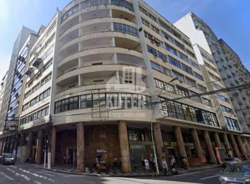Apartamento no Centro, Desceu do ônibus vindo do Rio, tá em casa. · Este Apartamento com 2 Quartos no Centro, é Silencioso, Próximo às Barcas, Reformado e Vazio - 95 m2