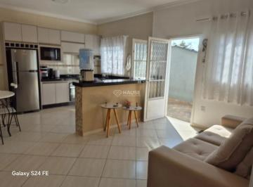 Casa · 180m² · 3 Quartos · 2 Vagas · Casa à venda com 180 m² de terreno e mais de 100 m² de construção – 3 dormitórios (1 suíte com varan