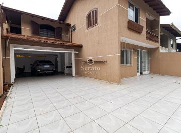 Casa · 107m² · 4 Quartos · 3 Vagas · Sobrado com 4 quartos, churrasqueira e 4 vagas no