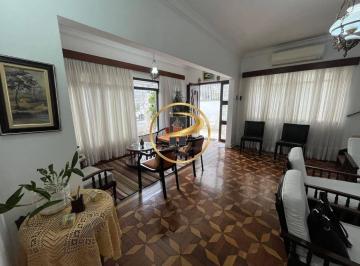 Casa · 222m² · 5 Quartos · 3 Vagas · Sobrado para venda em Ponta Da Praia de 222.00m² com 5 Quartos e 3 Garagens