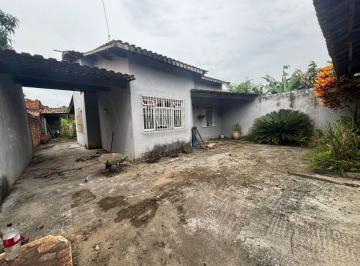 Casa de 2 quartos, Peruíbe · Casa no lado praia, com 2 quartos. Localizada em Peruíbe.