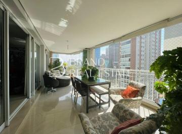 Apartamento · 186m² · 3 Quartos · 3 Vagas · 185 m², 3 suítes, 3 vagas ? Apartamento reformado em andar alto no Itaim Bibi