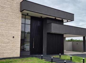 Casa · 340m² · 3 Quartos · 4 Vagas · Casa 3 suítes com área gourmet com churrasqueira e piscina