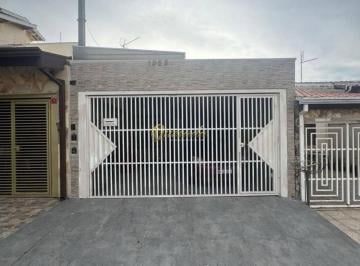 c34b213fc2d84c1f204fc1469655e599d2495082 · Casa térrea à venda, 3 dormitórios, 1 suíte, quintal, Centro, Indaiatuba.