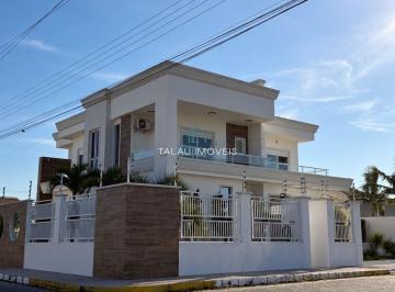 Casa · 280m² · 4 Quartos · 2 Vagas · Casa à venda no bairro Erechim - Balneário Arroio do Silva/SC