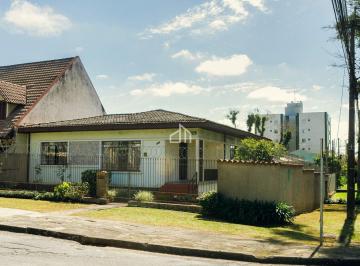 Casa · 251m² · 3 Quartos · 4 Vagas · Casa em terreno ZR4 de esquina no Boa Vista