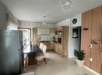 Casa · 2 Quartos · 1 Vaga · Casa à venda - em Santo Amaro