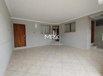 Casa · 246m² · 3 Quartos · 2 Vagas · Casa para alugar no bairro Vila Independência em Piracicaba.
