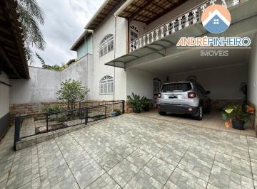 Casa · 273m² · 3 Quartos · 5 Vagas · Casa à Venda no Bandeirantes – 3 Quartos, 1 Suíte, Piscina Aquecida e Espaço Gourmet