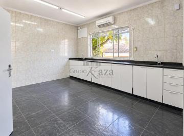 Comercial · 150m² · Sala Comercial no Centro de Jacareí