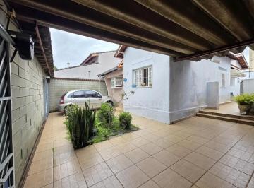 Casa · 200m² · 3 Quartos · 2 Vagas · Casa térrea à venda com 03 quartos, 02 vagas com 200m² no Vila Humaitá - Santo André/SP
