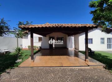Casa · 172m² · 4 Quartos · 2 Vagas · Casa com 4 quartos sendo 1 suíte disponível para venda no bairro Chácaras Tubalina E Quartel em Ube