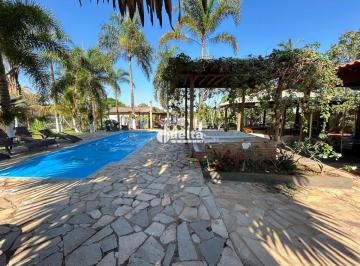 Rural · 600m² · 5 Quartos · 37 Vagas · Chácara residencial mobiliada com 5 suítes disponível para locação e venda na Área Rural em Uberlând