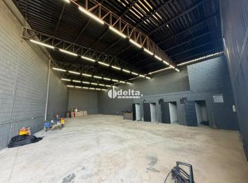 Comercial · 310m² · 4 Vagas · Galpão disponível para locação no bairro Shopping Park em Uberlândia-MG