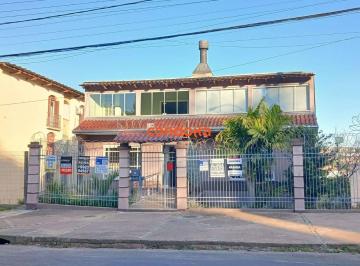 becf2e2f1b8c698f9e59fb3d4cfb92c4365d358c · Sobrado com 3 dormitórios para alugar, 140 m² por R$ 3.490,00/mês - Santa Tereza - Porto Alegre/RS