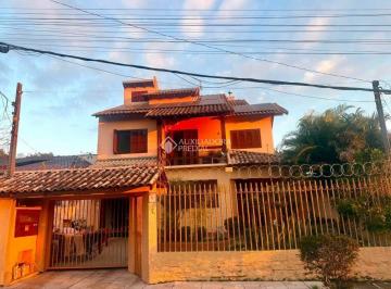 Casa · 213m² · 4 Quartos · 2 Vagas · -