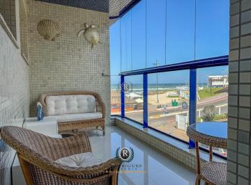 Apartamento · 159m² · 4 Quartos · 1 Vaga · Apartamento Beira-Mar Reformado 4 Dorm Torres RS