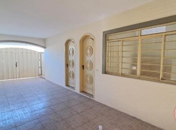 Casa · 200m² · 3 Quartos · 2 Vagas · Casa para alugar em Centro de 200.00m² com 3 Quartos e 2 Garagens