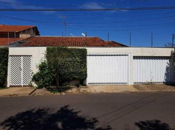 Casa · 605m² · 3 Quartos · 2 Vagas · Casa para venda em Centro de 605.00m² com 3 Quartos, 1 Suite e 2 Garagens