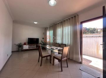 Casa · 130m² · 3 Quartos · 2 Vagas · Casa para venda em Santa Mônica de 130.00m² com 3 Quartos, 1 Suite e 2 Garagens