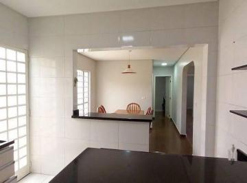 Casa · 156m² · 3 Quartos · 3 Vagas · Casa para venda em Jardim São Roberto de 156.00m² com 3 Quartos, 1 Suite e 3 Garagens