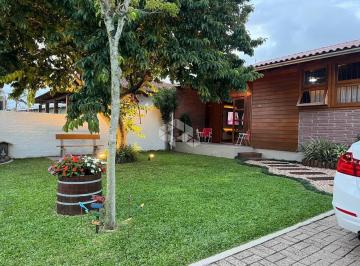 Casa · 109m² · 2 Quartos · 1 Vaga · Casa rústica, 2 dormitórios/quartos, sendo 1 suíte, amplo pátio, mobiliada frente sul na Zona Nova e