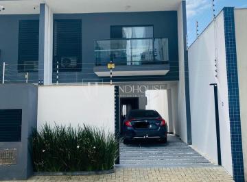 Foto 01 · Sobrado à venda em Barra Velha-SC, Bairro Itajuba: 3 quartos, 1 suite, 1 sala, 3 banheiros, 2 vagas,