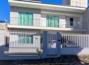 c93f19ad-25de-4969-a3fd-9c9ecc1f0a12 · Casa para venda em São Francisco de Assis com 3 quartos, sendo 1 suíte, 180m²