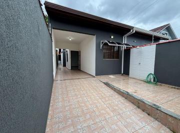 Casa de 2 quartos, Peruíbe · Casa à 1.6km do mar, com 2 quartos e área gourmet. Localizada em Peruíbe.