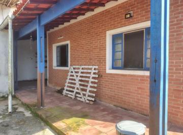 Casa de 3 quartos, Itanhaém · Casa à 1km do mar. com 3 quartos. Localizada em Itanhaém.