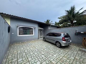 Casa de 2 quartos, Itanhaém · Casa à 500m do mar, com 2 quartos e área gourmet. Localizada em Itanhaém.