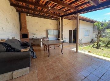 Casa de 3 quartos, Peruíbe · Casa à 800m do mar, com 3 quartos e área gourmet. Localizada em Peruíbe.